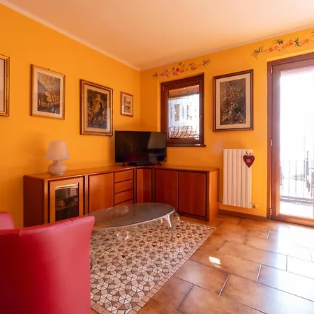 La Casetta - Panoramic View Apartment Fiumelatte